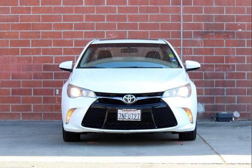 2016 Toyota Camry SE w/Special Edition Pkg