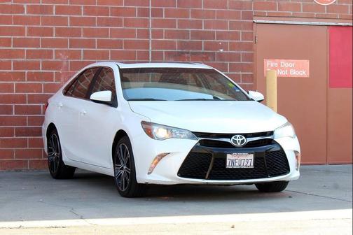 2016 Toyota Camry SE w/Special Edition Pkg