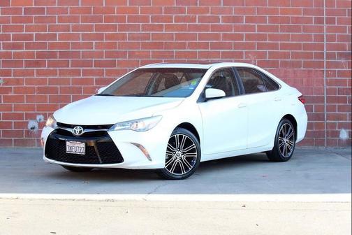2016 Toyota Camry SE w/Special Edition Pkg