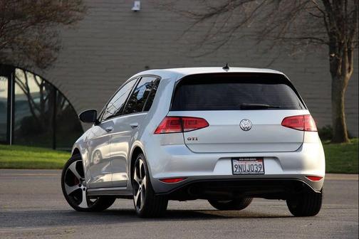 2017 Volkswagen Golf GTI 2.0T S 4-Door