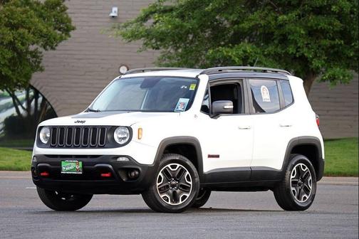 Alpine White 2016 Jeep Renegade Trailhawk