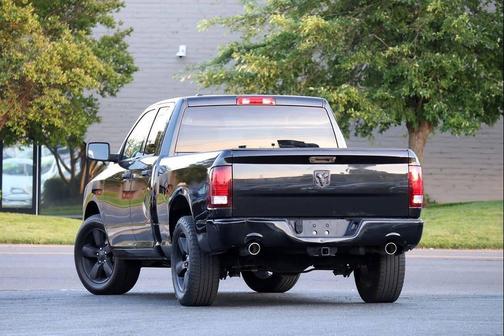 Brilliant Black Crystal Pearlcoat 2015 RAM 1500 Tradesman/Express