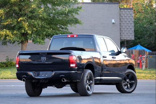 Brilliant Black Crystal Pearlcoat 2015 RAM 1500 Tradesman/Express