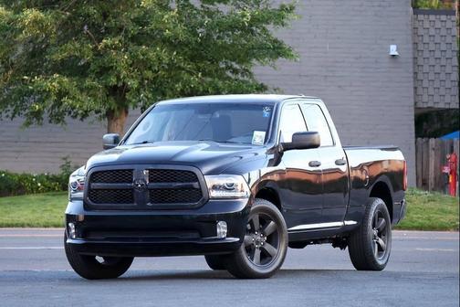 Brilliant Black Crystal Pearlcoat 2015 RAM 1500 Tradesman/Express