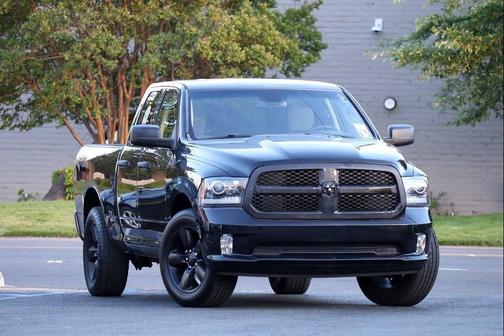 Brilliant Black Crystal Pearlcoat 2015 RAM 1500 Tradesman/Express