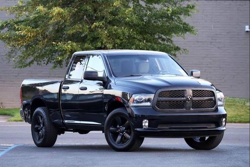 Brilliant Black Crystal Pearlcoat 2015 RAM 1500 Tradesman/Express