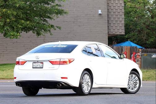 Starfire Pearl 2013 Lexus ES 350 Base