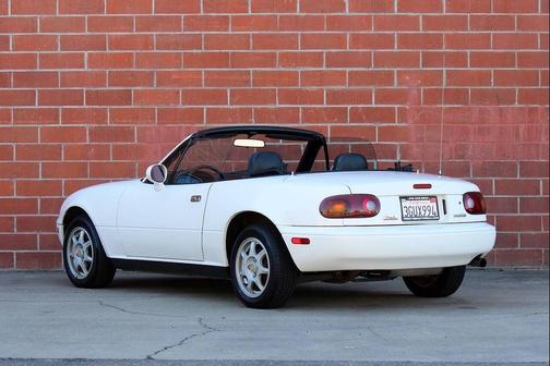 1994 Mazda MX-5 Miata Base 2dr Convertible