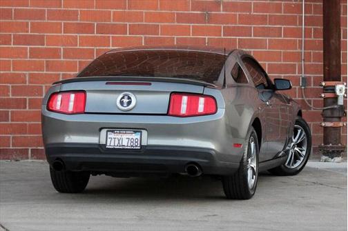 2010 Ford Mustang Premium