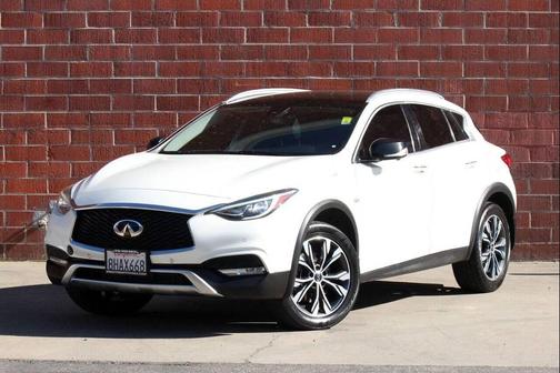 2018 INFINITI QX30 ESSENTIAL
