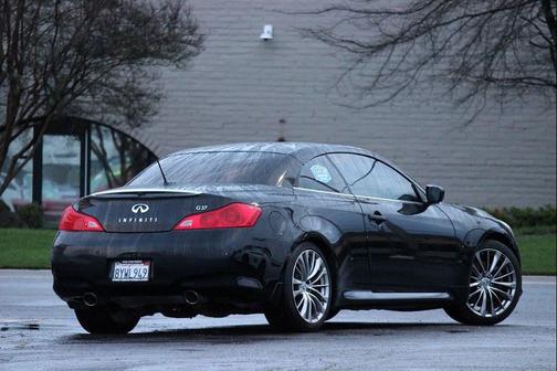 2011 INFINITI G37 Sport