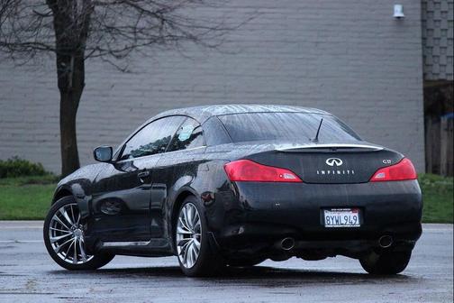 2011 INFINITI G37 Sport