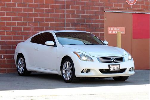 2015 INFINITI Q60 S