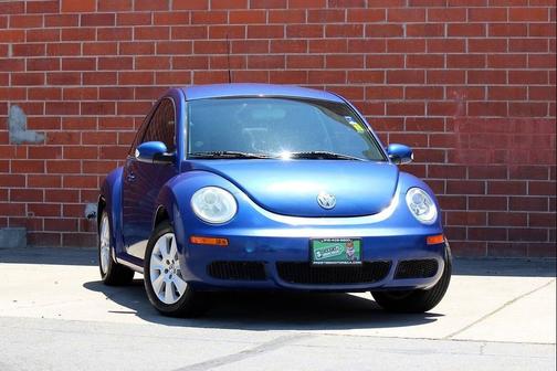2008 Volkswagen New Beetle S