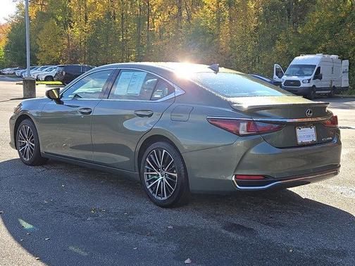2024 Lexus ES 300h Base