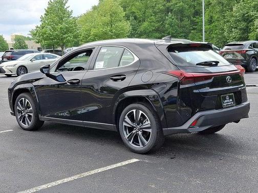 2025 Lexus UX 300h Premium