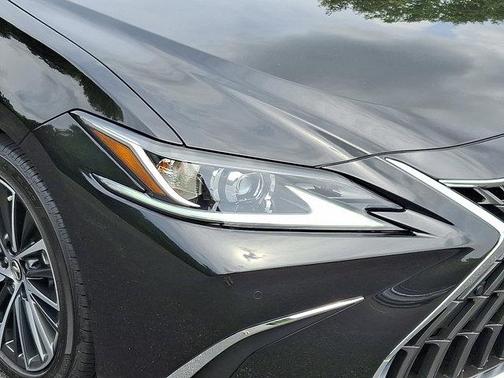 2025 Lexus ES 350 Base