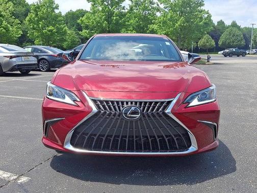 2025 Lexus ES 300h Base