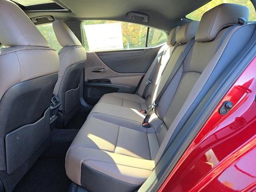 2025 Lexus ES 350 Base