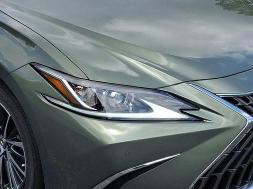 2025 Lexus ES 350 Base