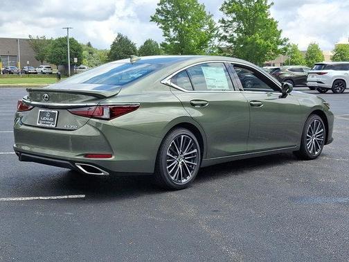 2025 Lexus ES 350 Base