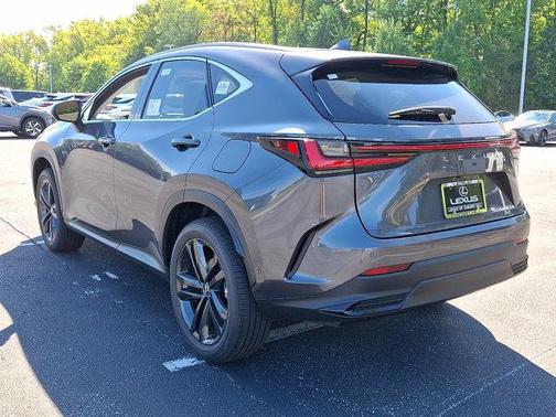 2025 Lexus NX 450h+ Luxury
