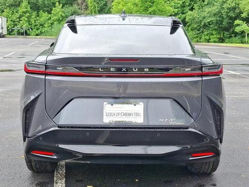 2023 Lexus RZ 450e Luxury
