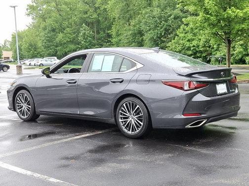 2022 Lexus ES 350 Base
