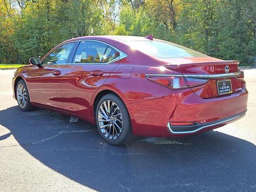 2025 Lexus ES 300h Luxury