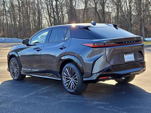 2023 Lexus RZ 450e Luxury