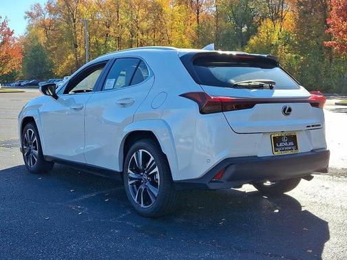 2025 Lexus UX 300h Premium