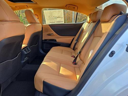 2025 Lexus ES 350 Base