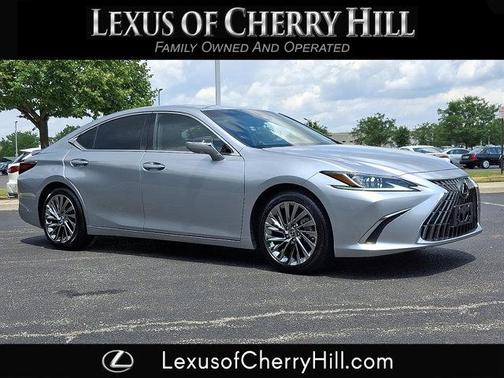 2024 Lexus ES 300h Luxury
