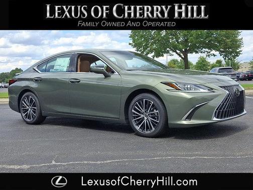 2025 Lexus ES 300h Base