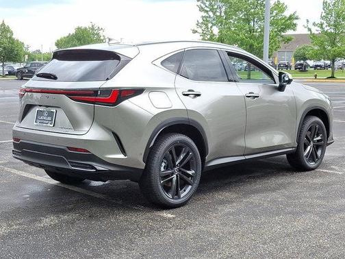 2025 Lexus NX 450h+ Luxury
