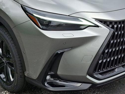 2025 Lexus NX 450h+ Luxury