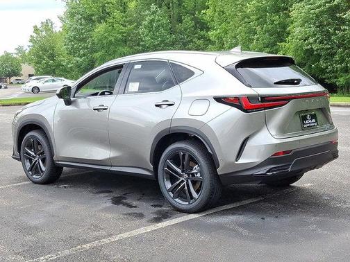 2025 Lexus NX 450h+ Luxury
