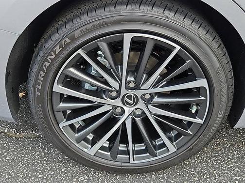 2025 Lexus ES 300h Base
