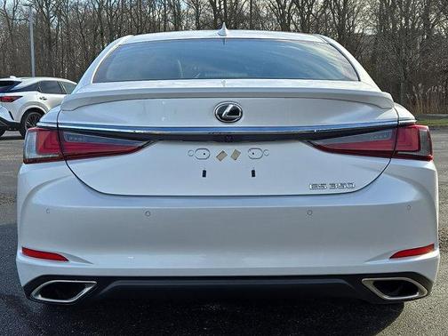 2023 Lexus ES 350 Base