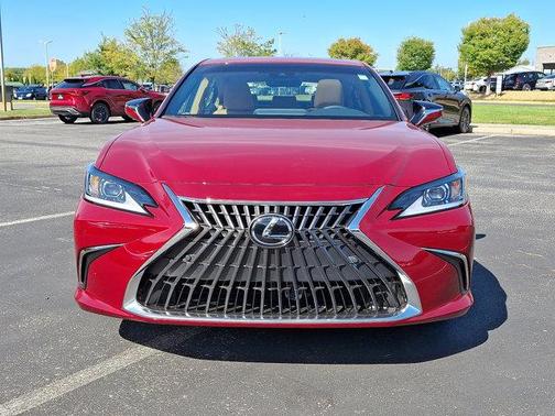 2025 Lexus ES 300h Base