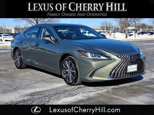 2025 Lexus ES 300h Base