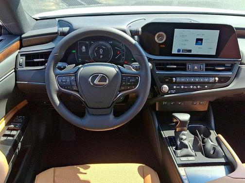 2025 Lexus ES 300h Base