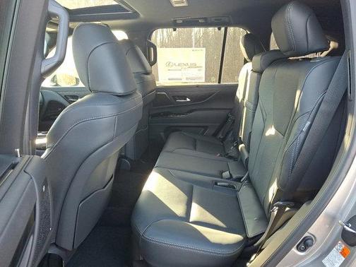 2026 Lexus LX 700h Luxury