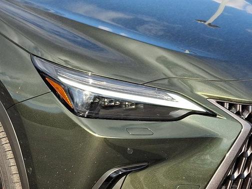 2025 Lexus NX 450h+ Luxury