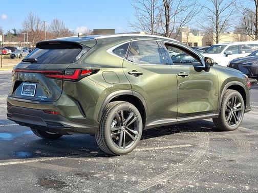 2025 Lexus NX 450h+ Luxury