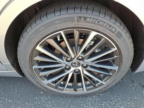 2025 Lexus ES 300h Base