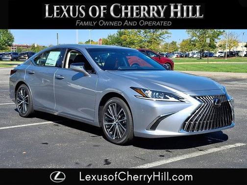 2025 Lexus ES 300h Base