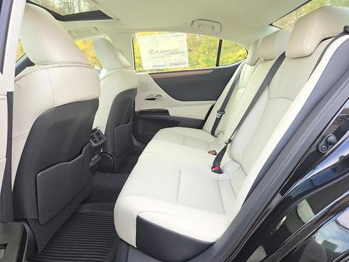 2025 Lexus ES 350 Base