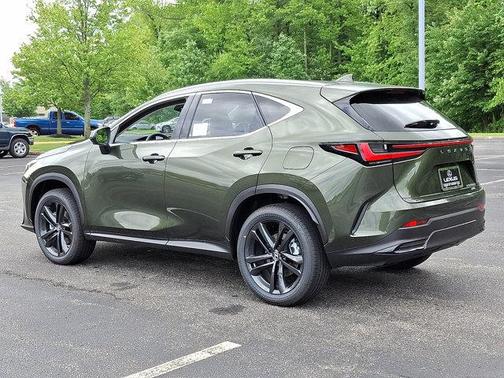 2025 Lexus NX 450h+ Luxury