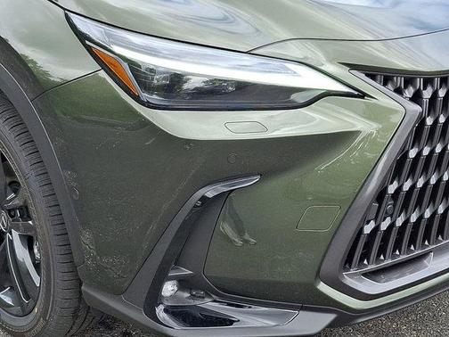 2025 Lexus NX 450h+ Luxury
